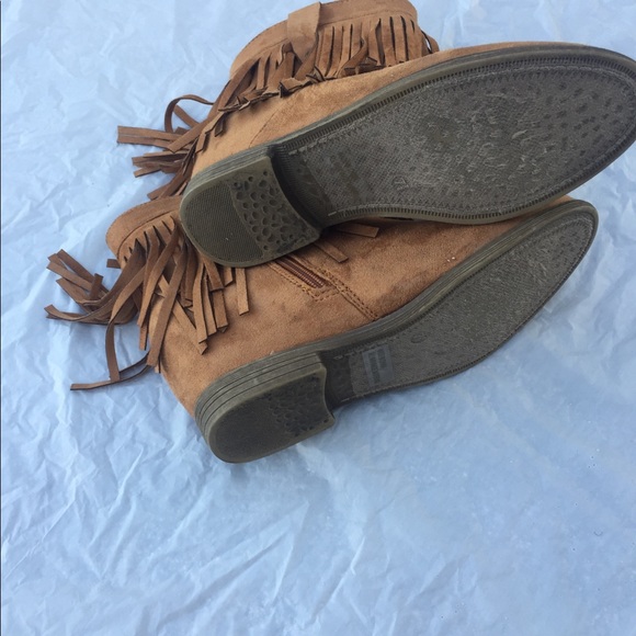 Godiva Ankle Fringe Boot - Picture 6 of 8